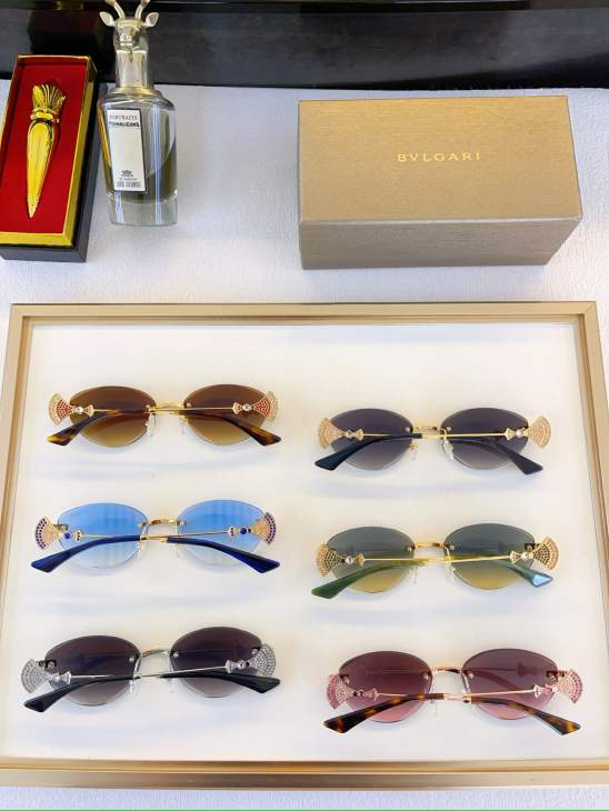 Picture of Bvlgari Sunglasses _SKUfw80049223fw